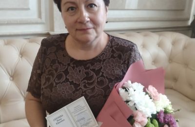 Нина Сергеева получила знак «Отличник просвещения»