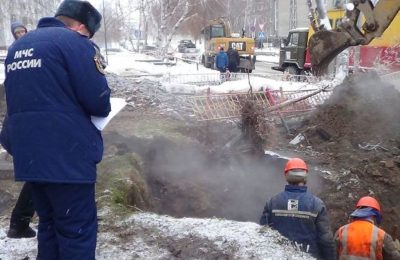 Губернатор Андрей Травников поручил областному МинЖКХ обеспечить оперативное оказание помощи муниципалитетам в случае коммунальных аварий в новогодние праздники