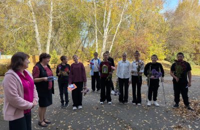 Школьники пришли в детсад…