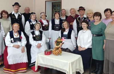 Дитер Попп пожелал счастья колыванским пенсионерам