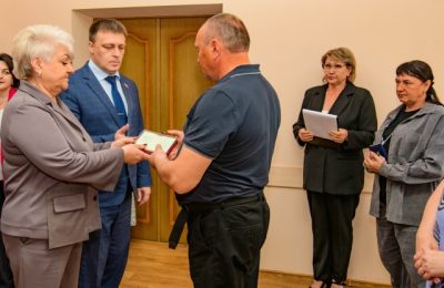 За мужество, отвагу и самоотверженность
