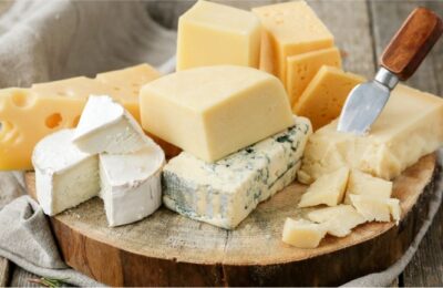 Сыр и сырный продукт: в чем разница, объяснили специалисты ЦОК АПК